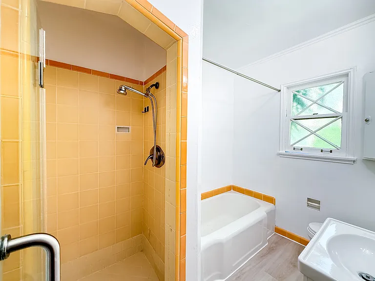 633 S Ridgeley Dr #1 — Photo 7