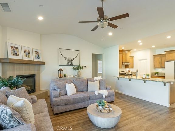 2nd image of 2982 Beaumont Ave