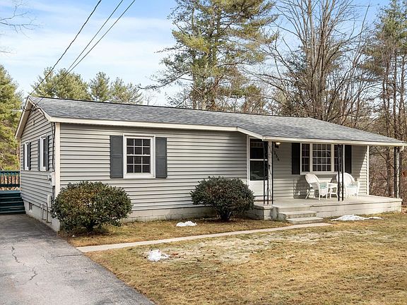 2nd image of 1256 Mammoth Road