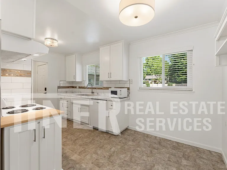 6000 Coyle Ave — Photo 7