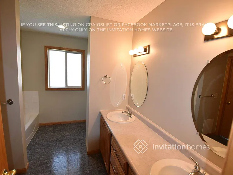 2243 Belfast St W — Photo 11