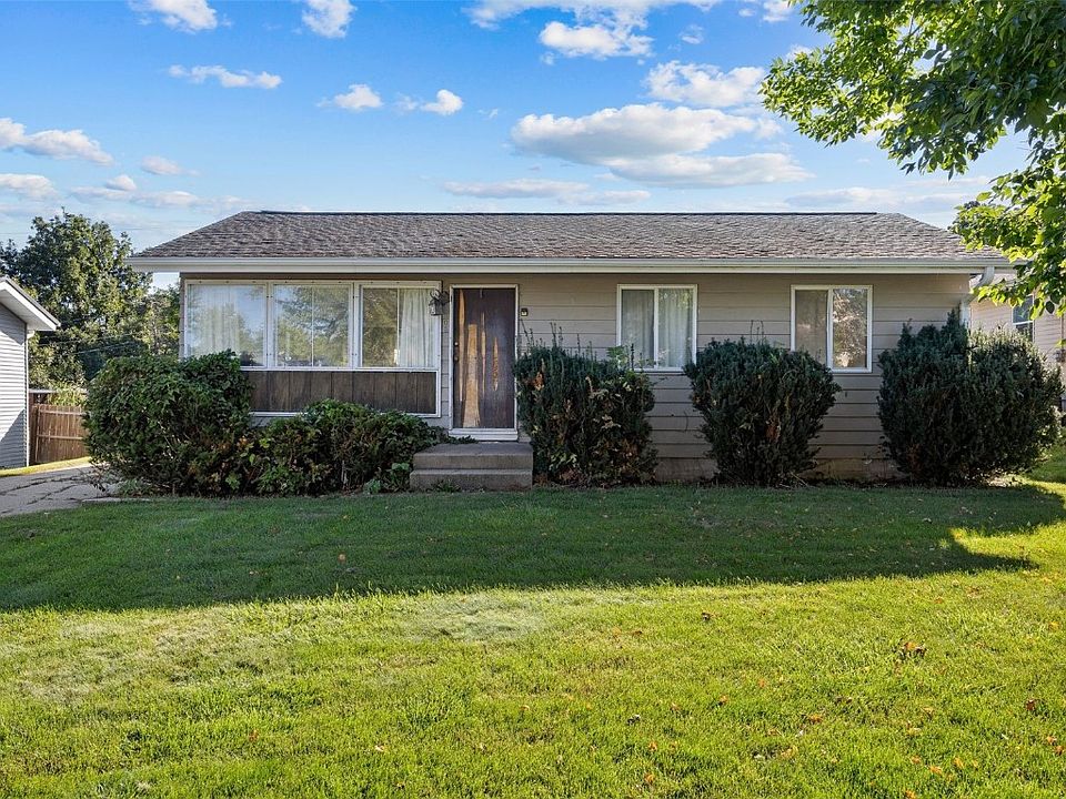 1st image of 605 Meadowdale Dr NW