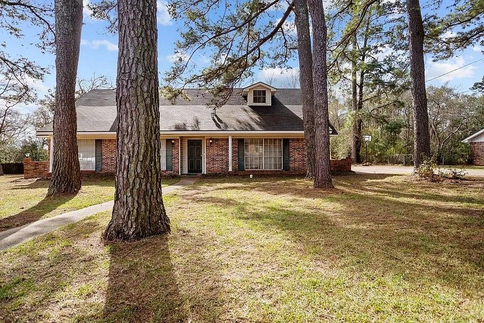 1st image of 1310 Spring Valley Dr
