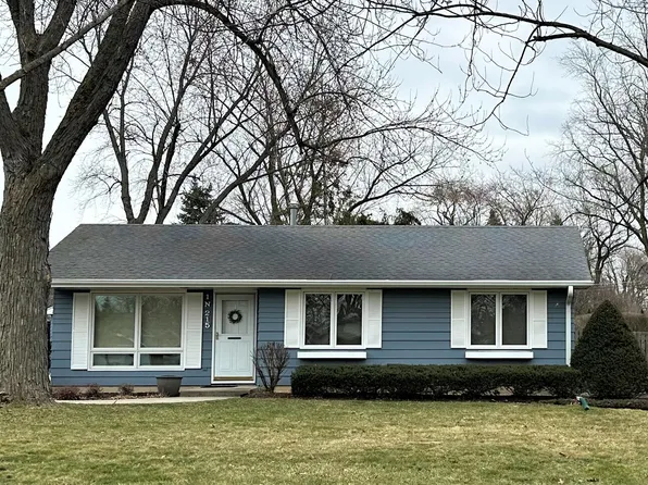 1N215 Richard Ave, Carol Stream, IL 60188
