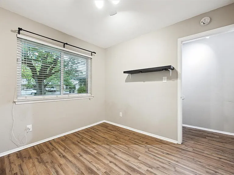 12817 Hymeadow Dr #B — Photo 11