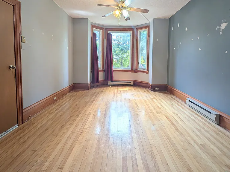44 Spadina Ave #1 — Photo 3