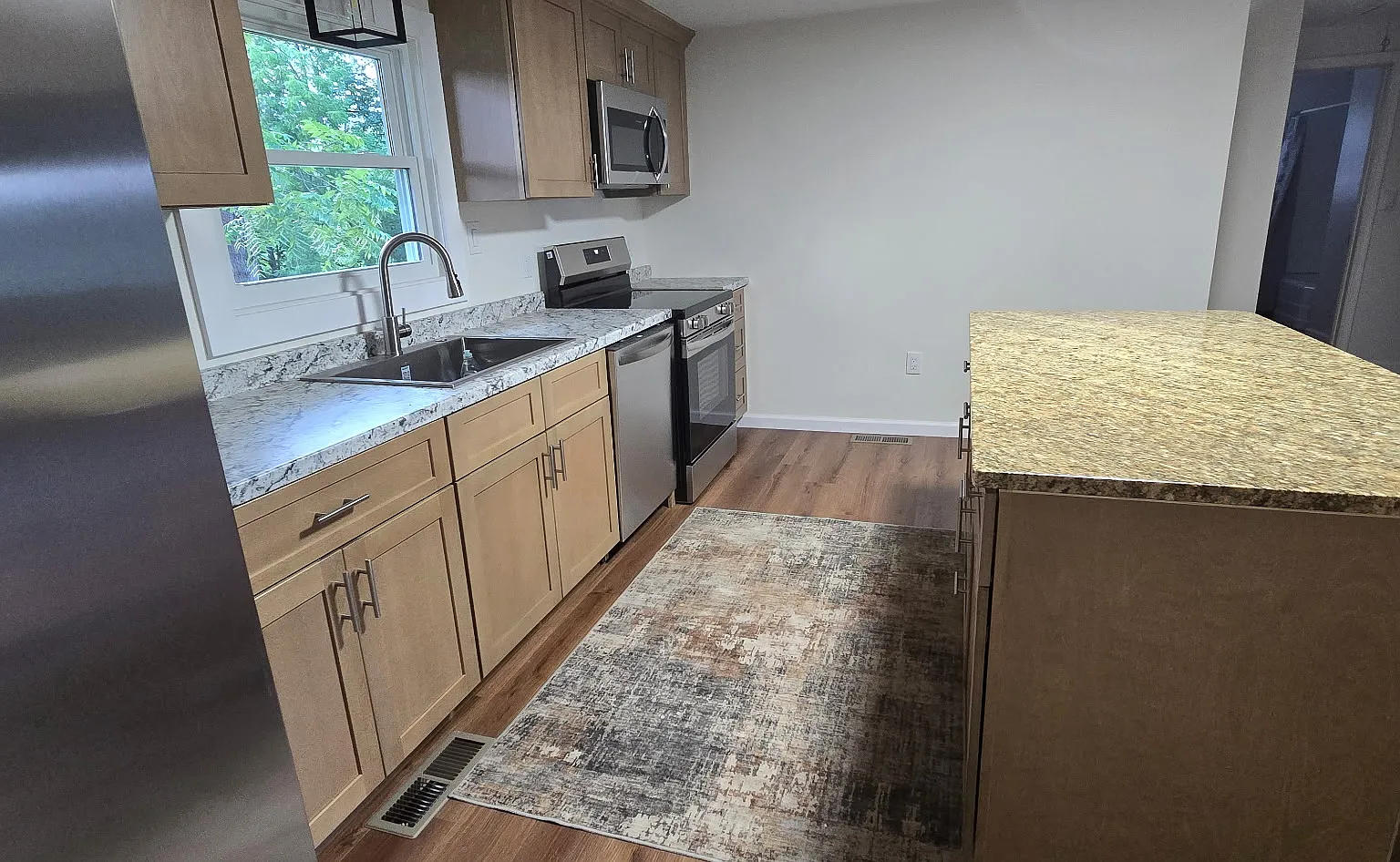 2 bed, 916 sqft, $2,500 — Photo 4