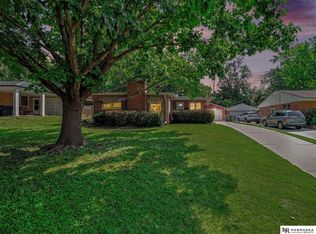 2009 Calhoun St, Bellevue, NE 68005