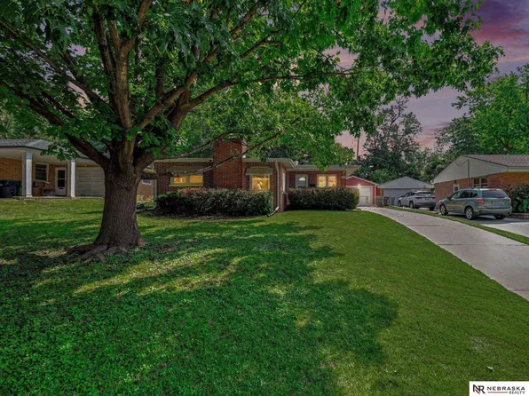 2009 Calhoun St, Bellevue, NE 68005