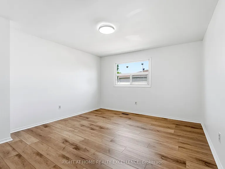 10 Banting Cres #UPPER — Photo 21