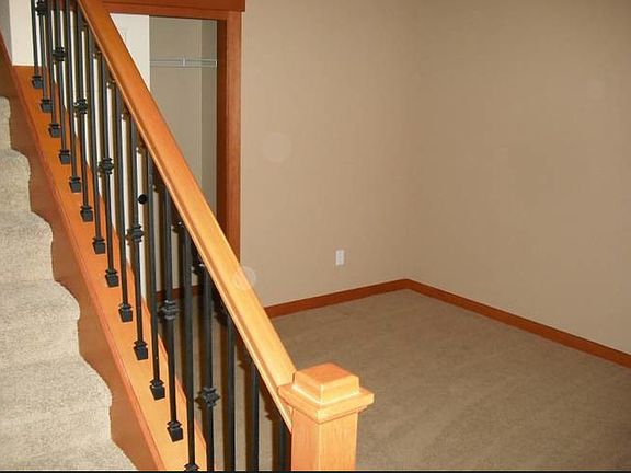 5th image of 825 Sunset Blvd NE Unit A2