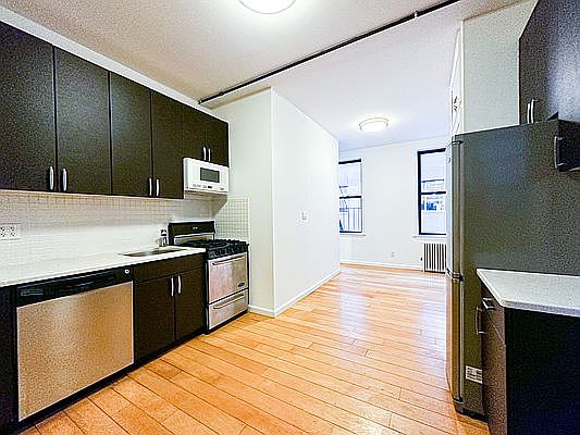 1st image of 344 E 62nd St #4D