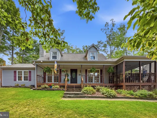 228 Fairway Cir, Cross Junction, VA 22625