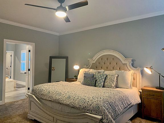 3rd image of 4531 Shady Grove Ln