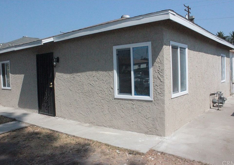 1st image of 1253 E 89th St