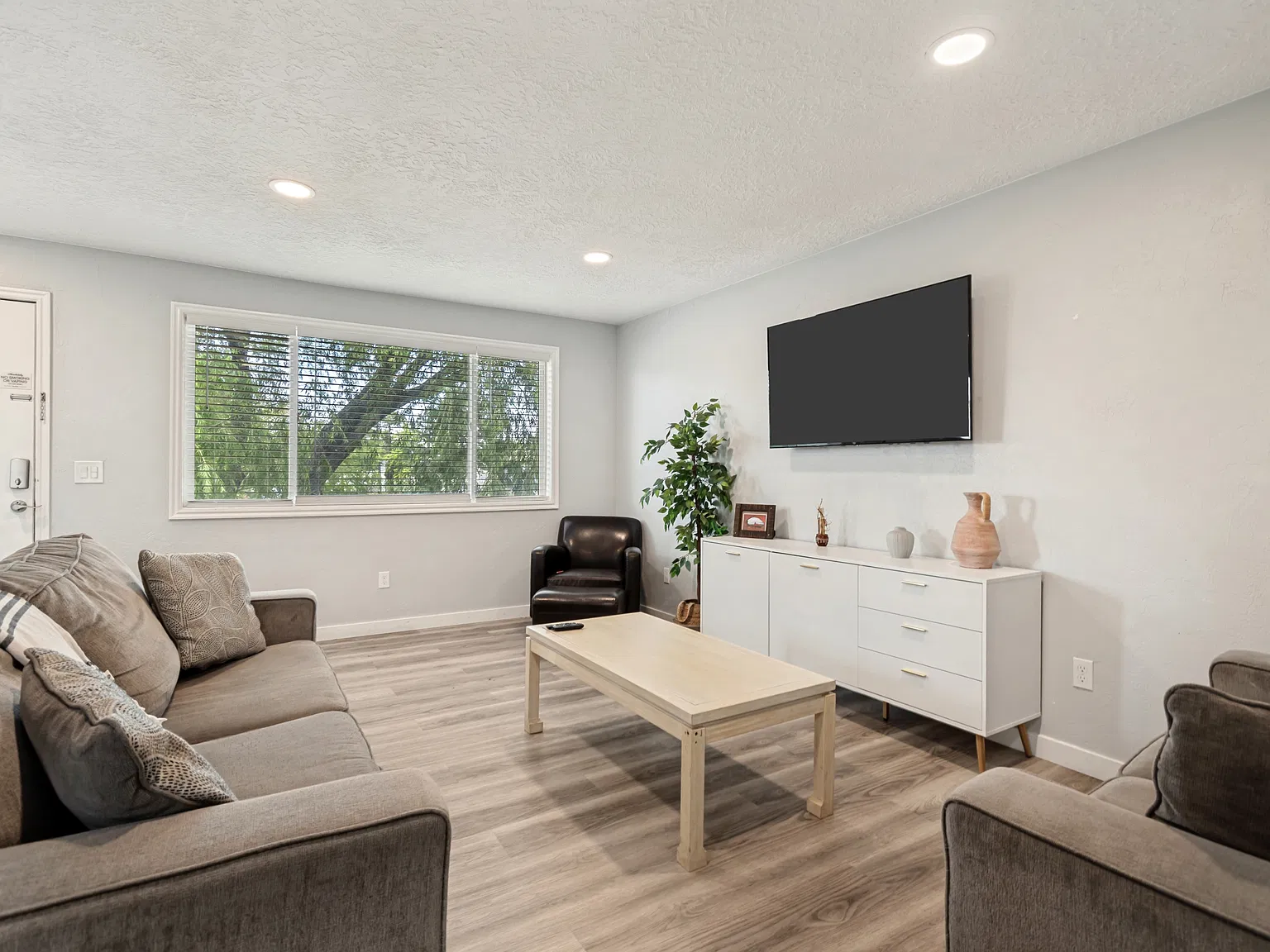 521 Tiffany Town Dr - GG - 1 — Photo 4