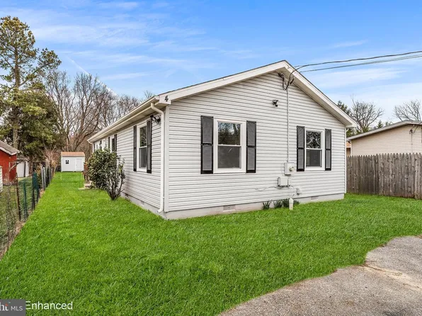 4 Farm Ln, Middletown, DE 19709