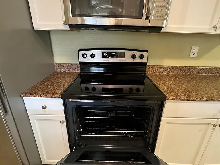 3028 Lakeshore Dr — Photo 17