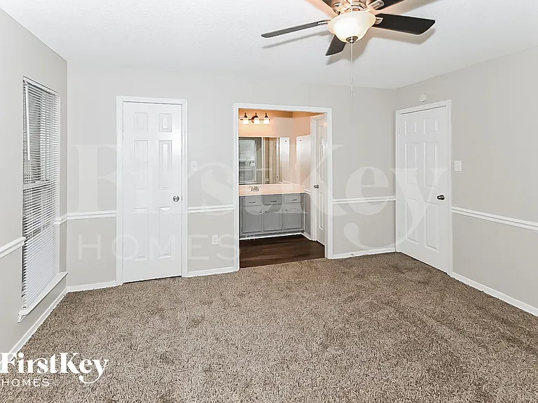 6495 Westbury Ave — Photo 8