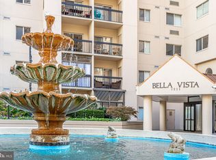 1211 S Eads St APT 801, Arlington, VA 22202