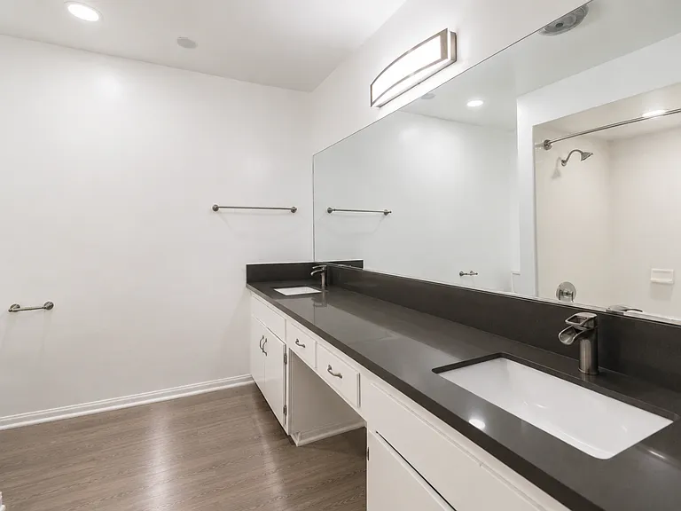 8375 Fountain Ave — Photo 23
