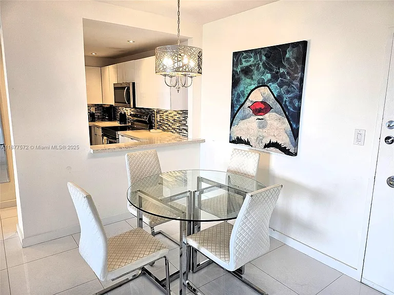 5161 Collins Ave #707 — Photo 11