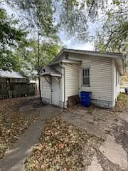1112 E Garfield Ave — Photo 3