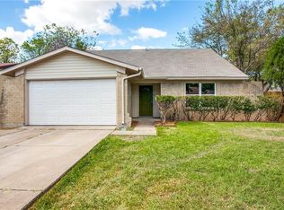 410 E Springdale Ln, Grand Prairie, TX 75052