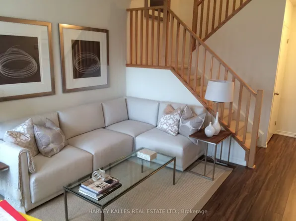 1961 Victoria Park Ave #10, Toronto, ON M1R 0C9