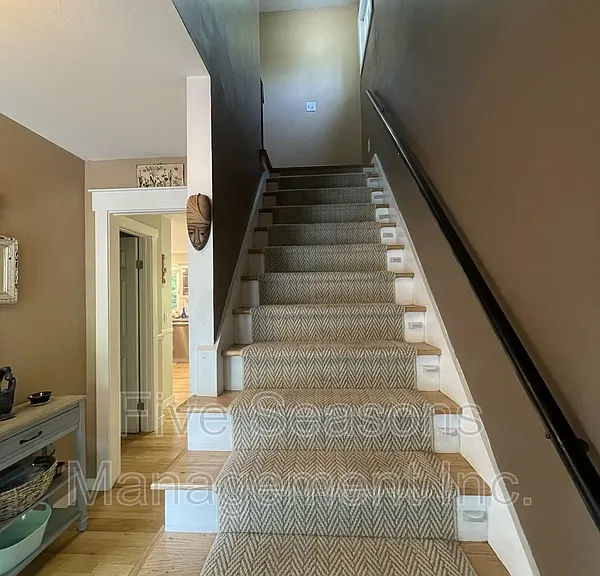 70 Pleasant Ave — Photo 27