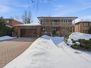 383 Scenic Dr, Hamilton, ON L9C 1G6