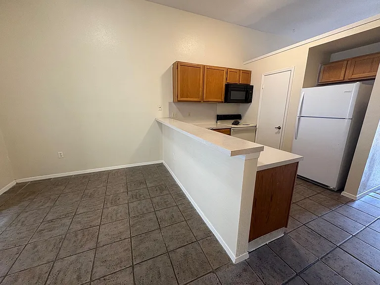 2801 Rio Grande St #303 — Photo 7