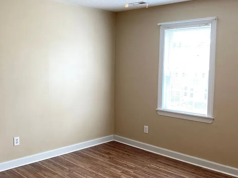 1915 Stroll Cir — Photo 14