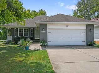 3656 W Kay Pointe Blvd, Springfield, MO 65802