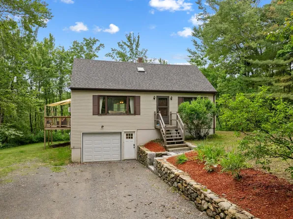 569 Francestown Road, New Boston, NH 03070