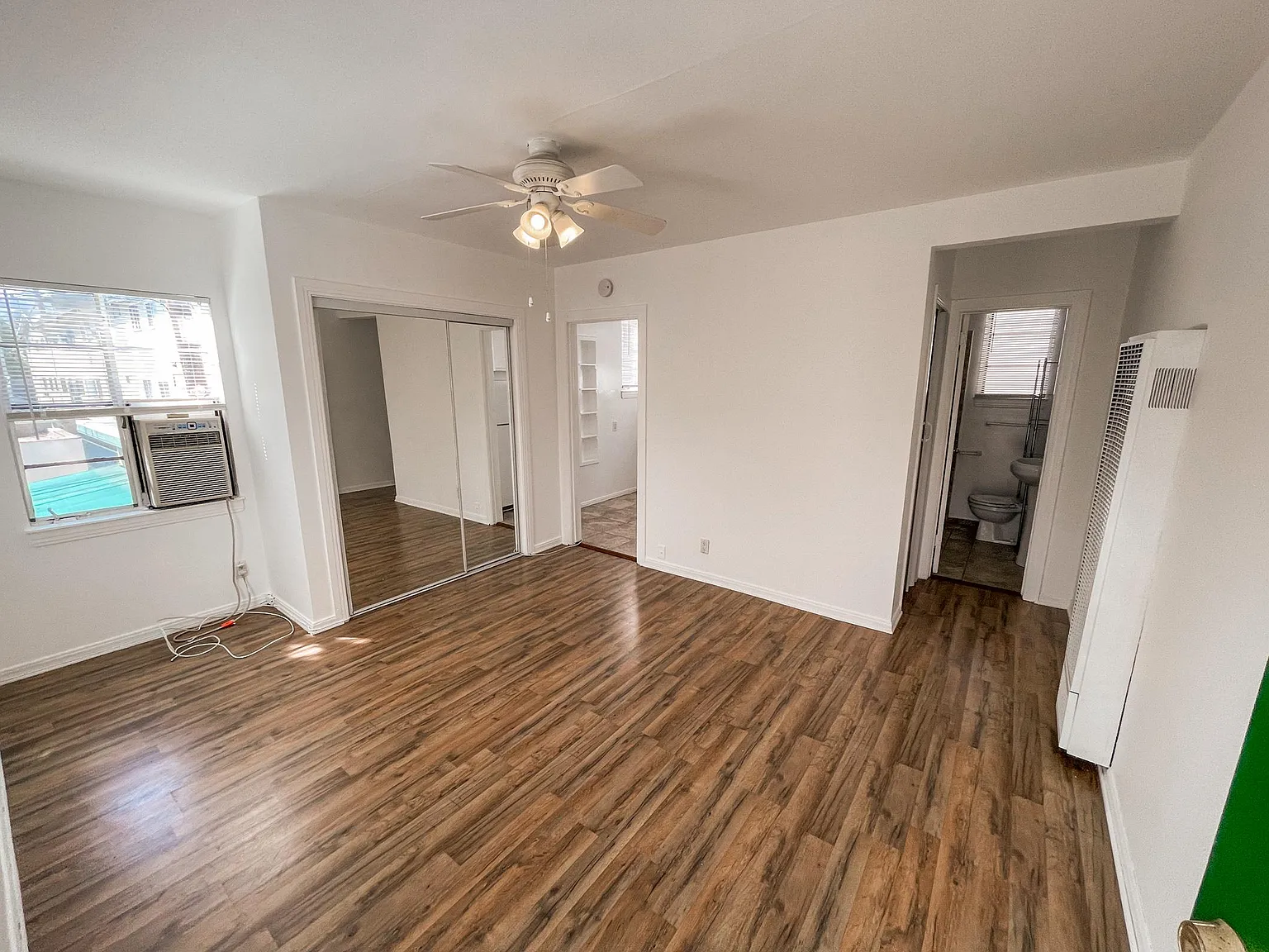 Studio, 300 sqft, $1,675 — Photo 2