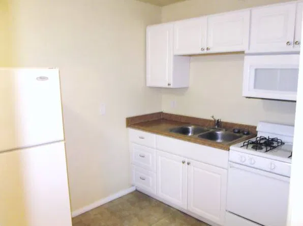 155 Silver Ln APT 7, Barstow, CA 92311