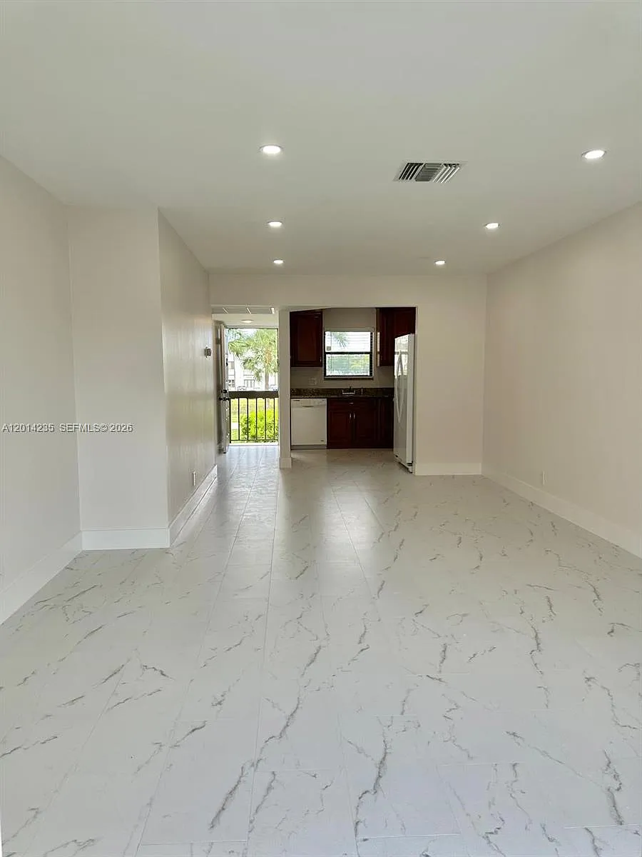 Building Photo - 21911 Lake Forest Cir #202