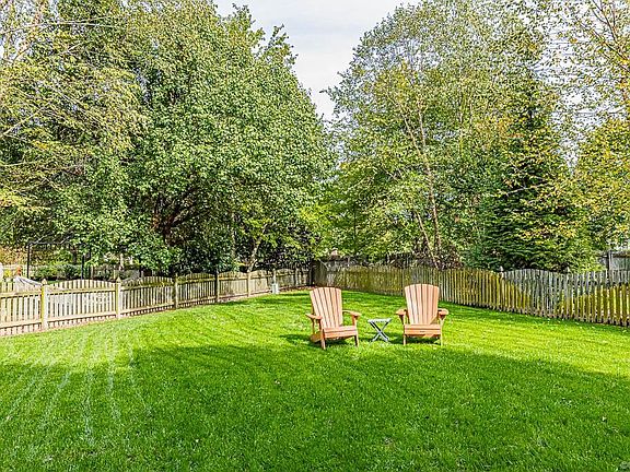 4th image of 5844 Ascot Glen Dr