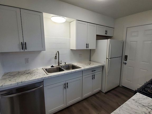 2nd image of 470 Zahn Dr APT 1