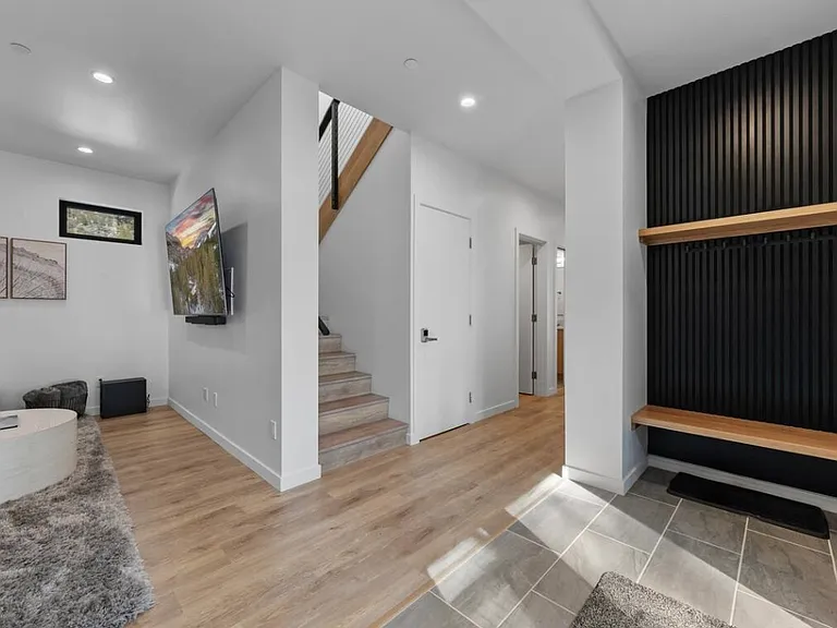 19 Willow Ave — Photo 13