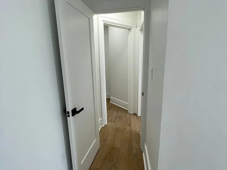 1032 Vaughn St — Photo 33