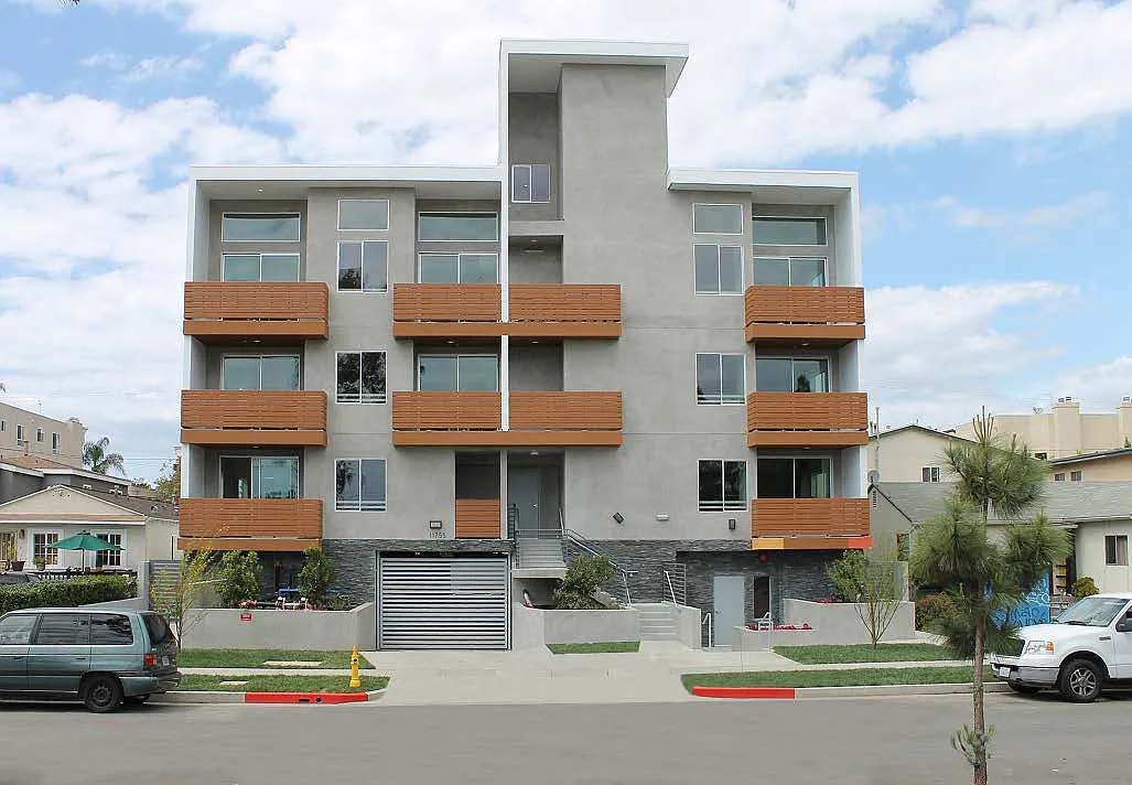 Lido Apartments - 11755 Culver — Photo 4