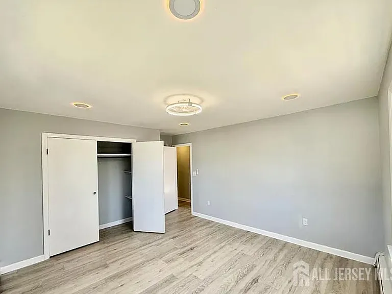 35 Fiat Ave — Photo 18