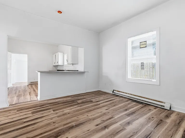 1010 W 2nd St #2 — Photo 1
