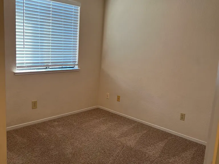 479 E Alluvial Ave #102 — Photo 9