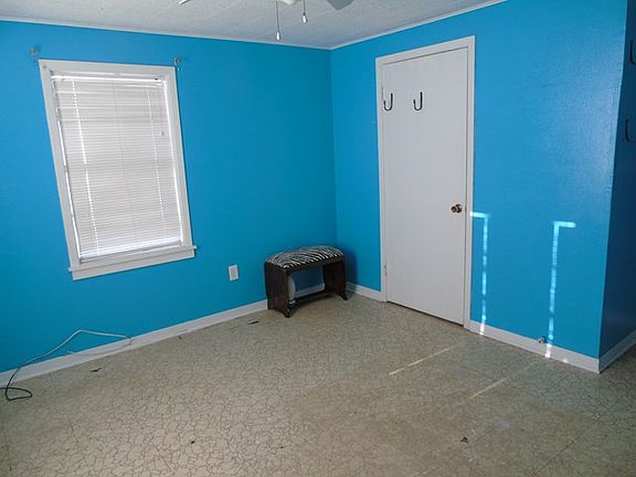 4th image of 411 S Vivian St