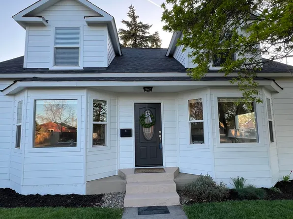 349 NW 8th St, Redmond, OR 97756