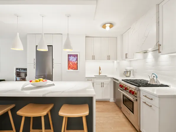 305 East 24th Street image 4 of 6