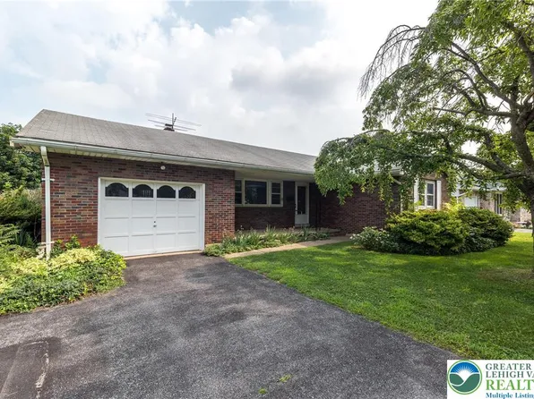 319 Spruce St, Hellertown, PA 18055